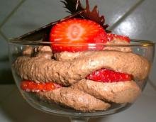 Chokoladecreme dessert m. jordbær