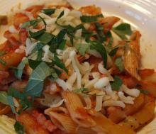 Pastaskruer med bacon, oregano og ost – supernemt