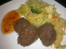 Små tunfrikadeller m/ spaghetti & chilisovs