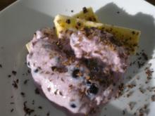 Youghurt-is m/ bær & chokolade