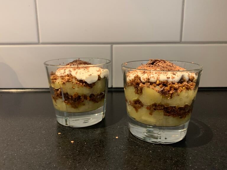 Pæretrifli med rugbrød og mascapone