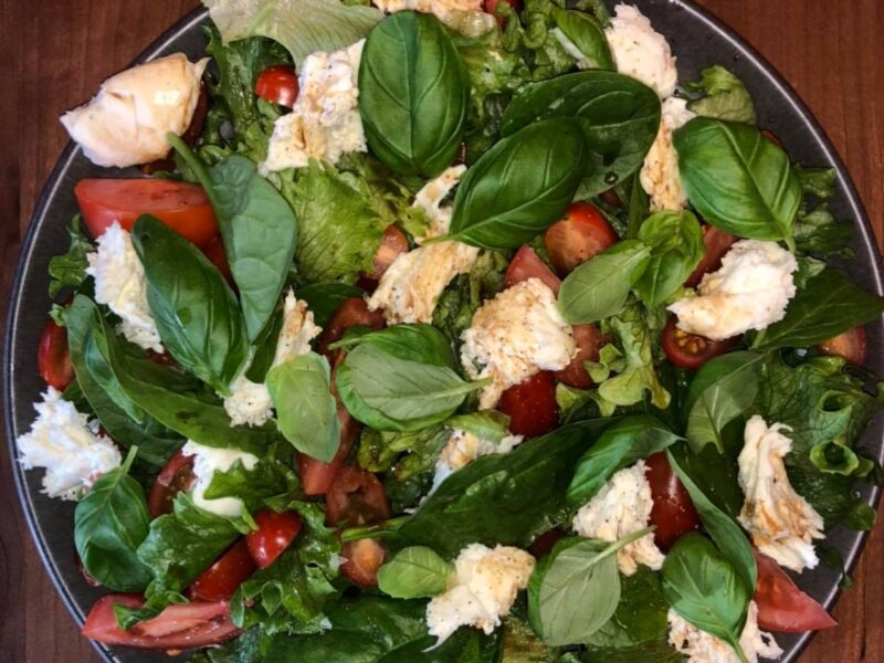 Nem, hurtig og super velsmagende salat til grillbordet