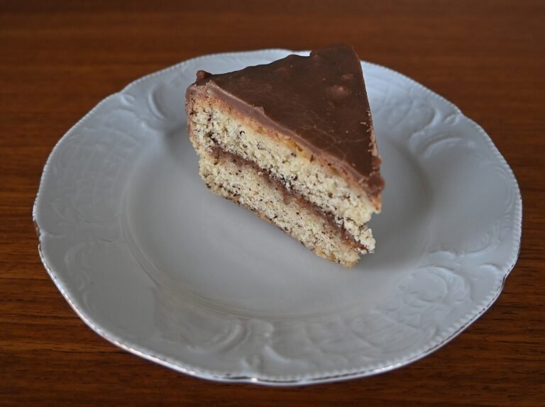 Abrikoskage med hvid chokolade
