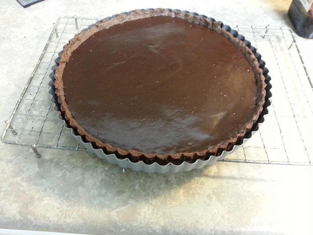 Pæretærte med chokolade og mandler