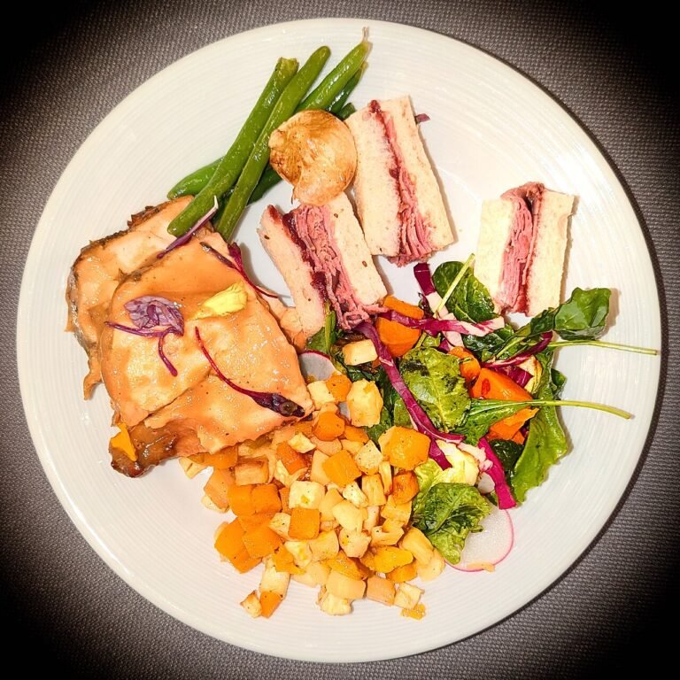 Roastbeef i ovn med rodfrugter og champignonsauce