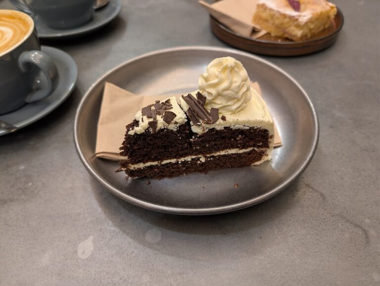 Valnøddekage med chokolade